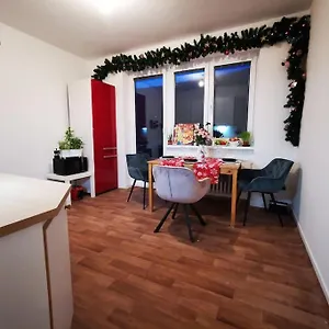 Cely Apartman Podlesi 54m2 S Dvema Balkony A S Novou Manzelskou Posteli, Zatim Neni Na Fotkach , Brno Česká republika
